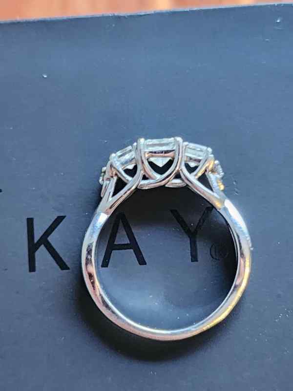 Kays 3 stone diamond ring