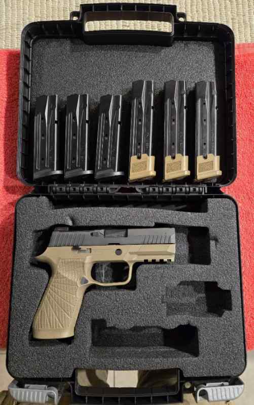SIG P320 X-Carry 9mm,Wilson Combat Grip. 6 mags