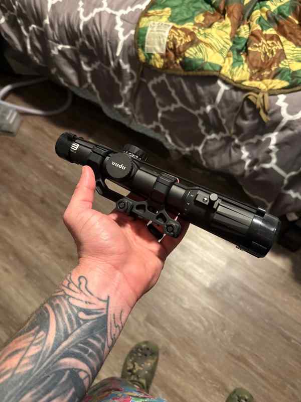 Eotech vudu 1-6x on badger ordnance mount