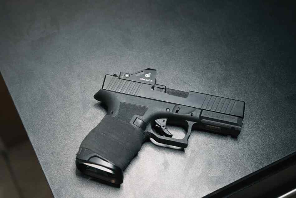 PSA DAGGER COMPACT 